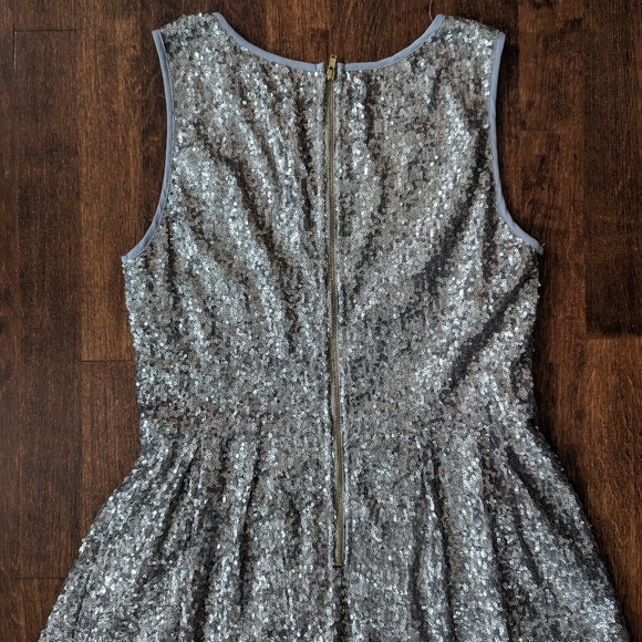 Issi Silver Sequined Fit and Flare Dress Size Small/Medium - Picture 5 of 5